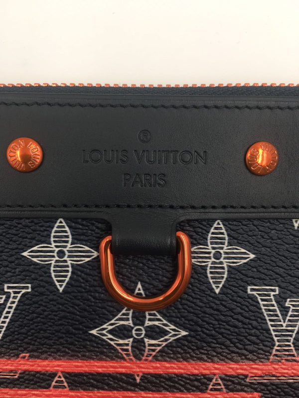 Louis Vuitton Pre-owned Monogram Upside Down Pochette Apollo - Blue