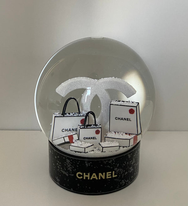 CHANEL Novelty Snow Globe 2021 Glass– GALLERY RARE Global Online Store