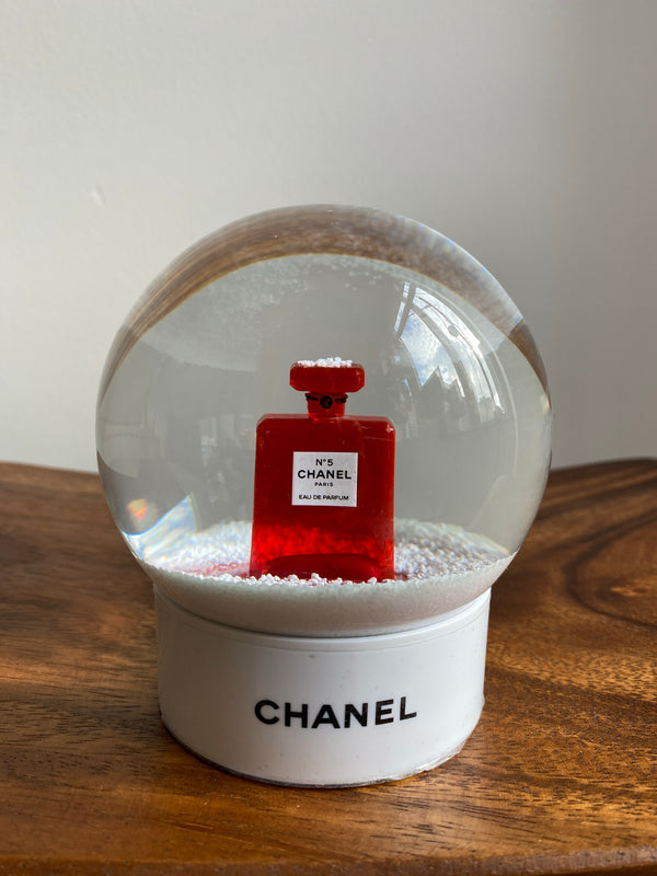 Red N°5 Perfume Snow Globe, Handbags & Accessories, 2022