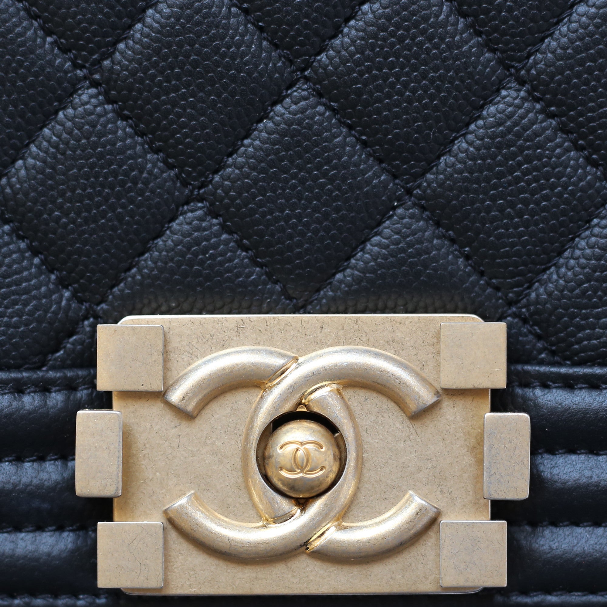 Chanel | Caviar Boy Bag with Aged Gold Hardware | Old Medium