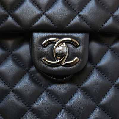 wallpaper chanel quilted pattern
