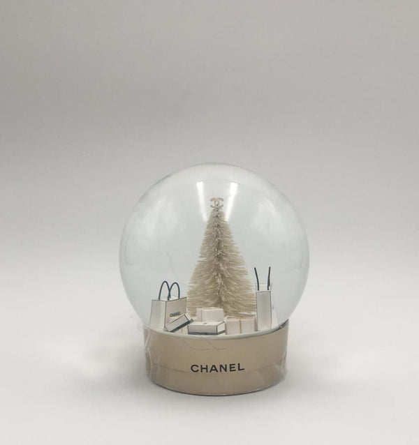 CHANEL Glass Christmas Tree Shopping Bag Snow Globe 474304