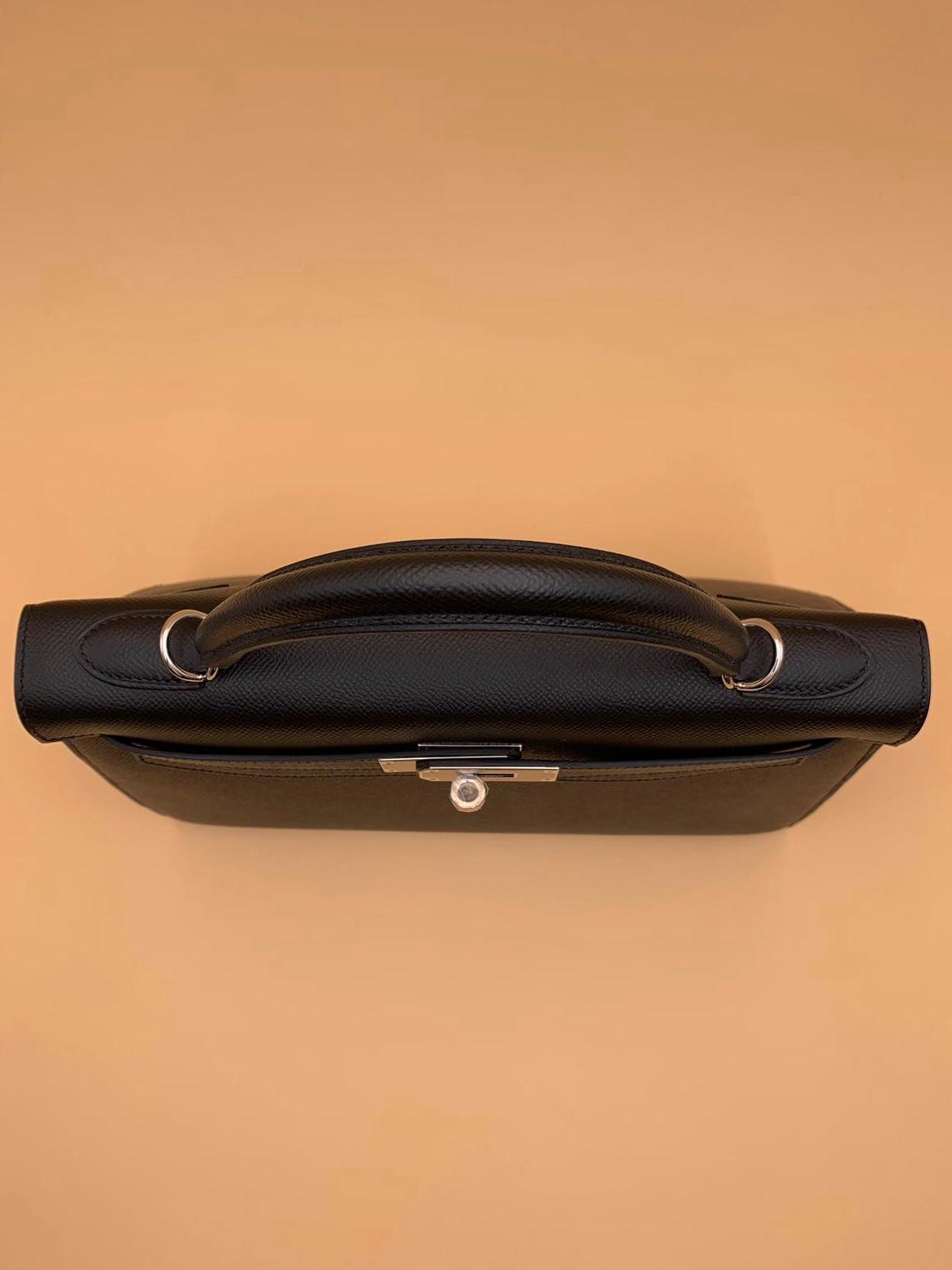 A BLACK EPSOM LEATHER SELLIER KELLY 32 WITH GOLD HARDWARE, HERMÈS, 2019