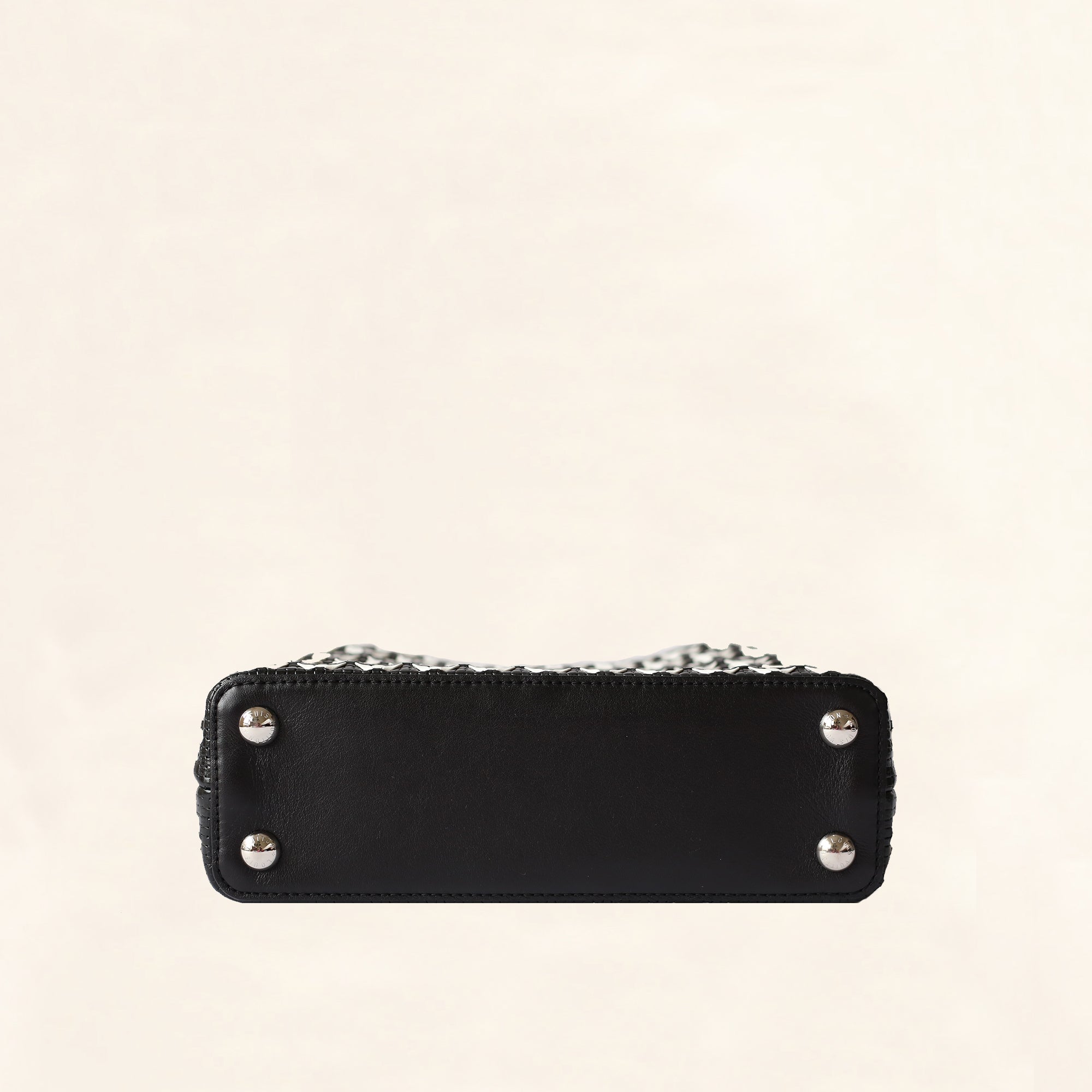 Capucines leather handbag Louis Vuitton Black in Leather - 35979993