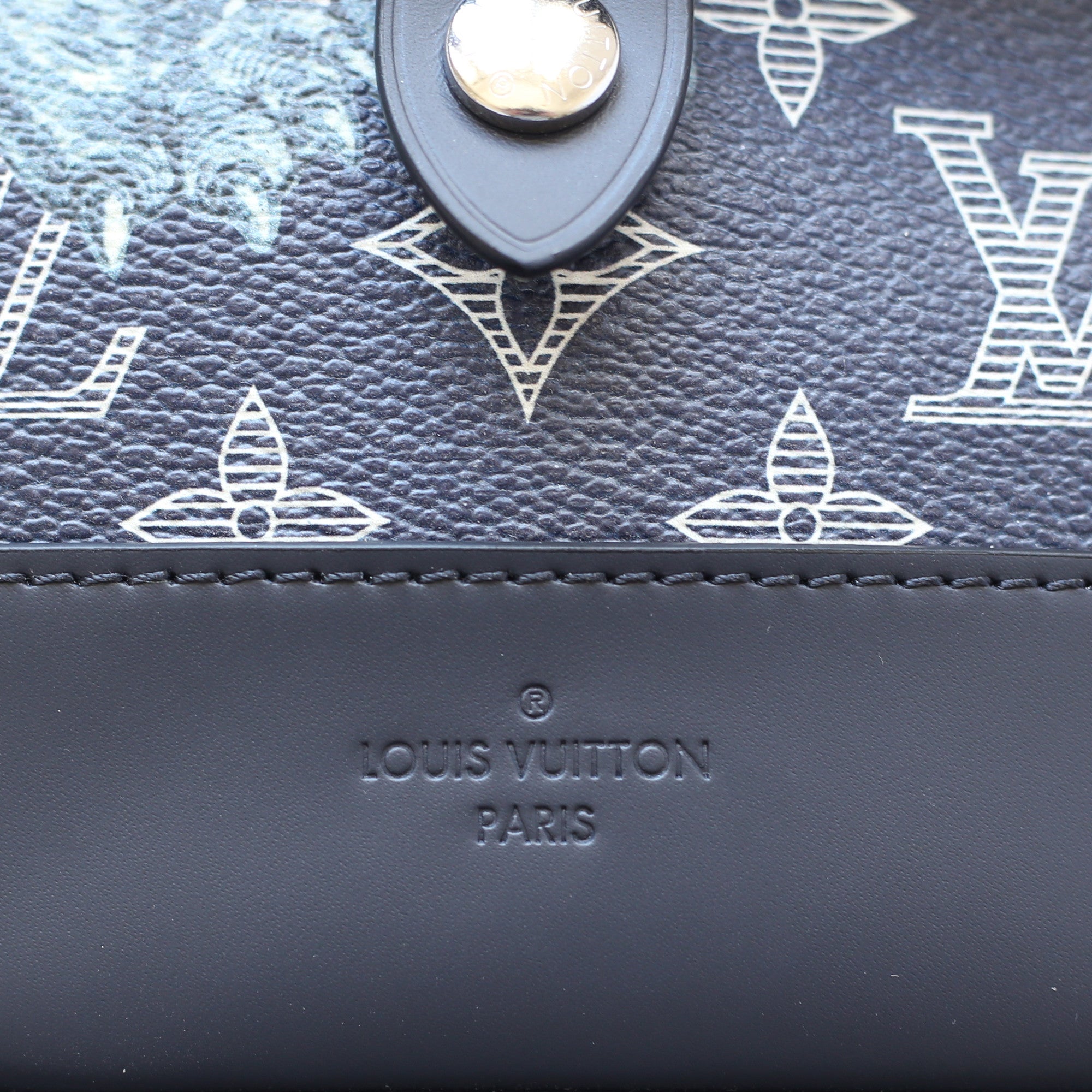 AUTHENTIC Louis Vuitton LV Savane Monogram Lion Chapman Men’s Size 9 (RARE)