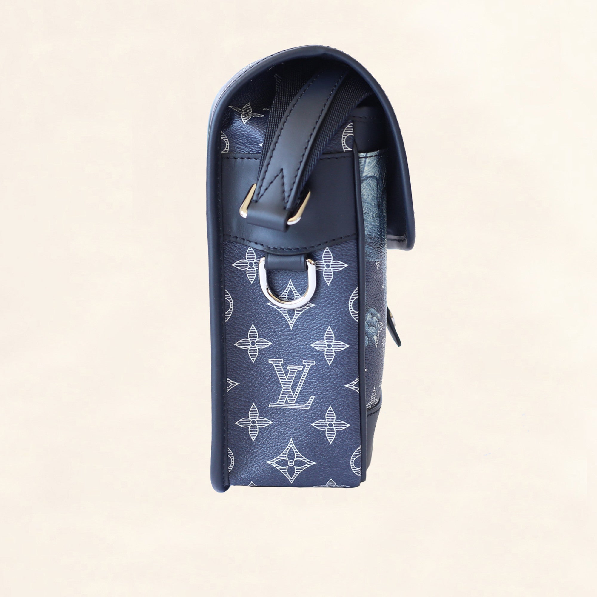 Louis Vuitton Savane Monogram Chapman Messenger BB – STYLISHTOP