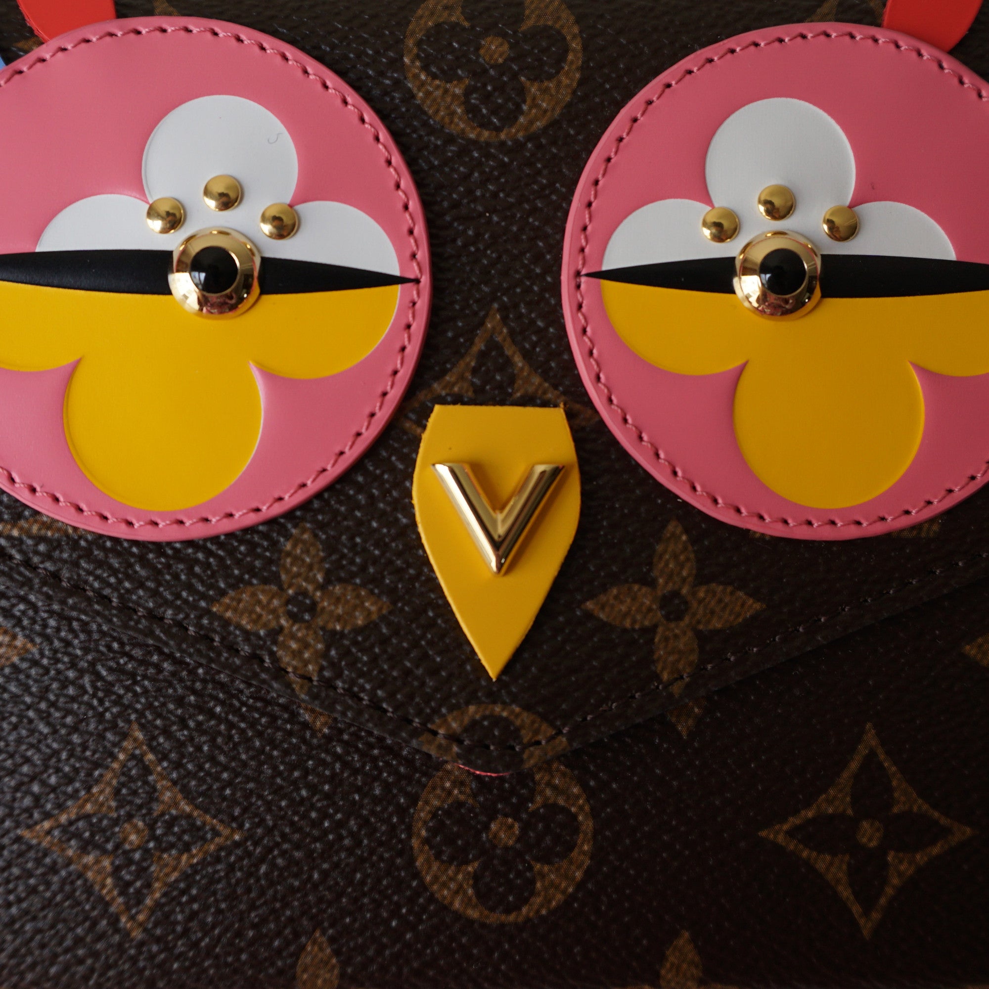 LOUIS VUITTON Pochette Felicie Owl Monogram Chain Crossbody Bag Brown