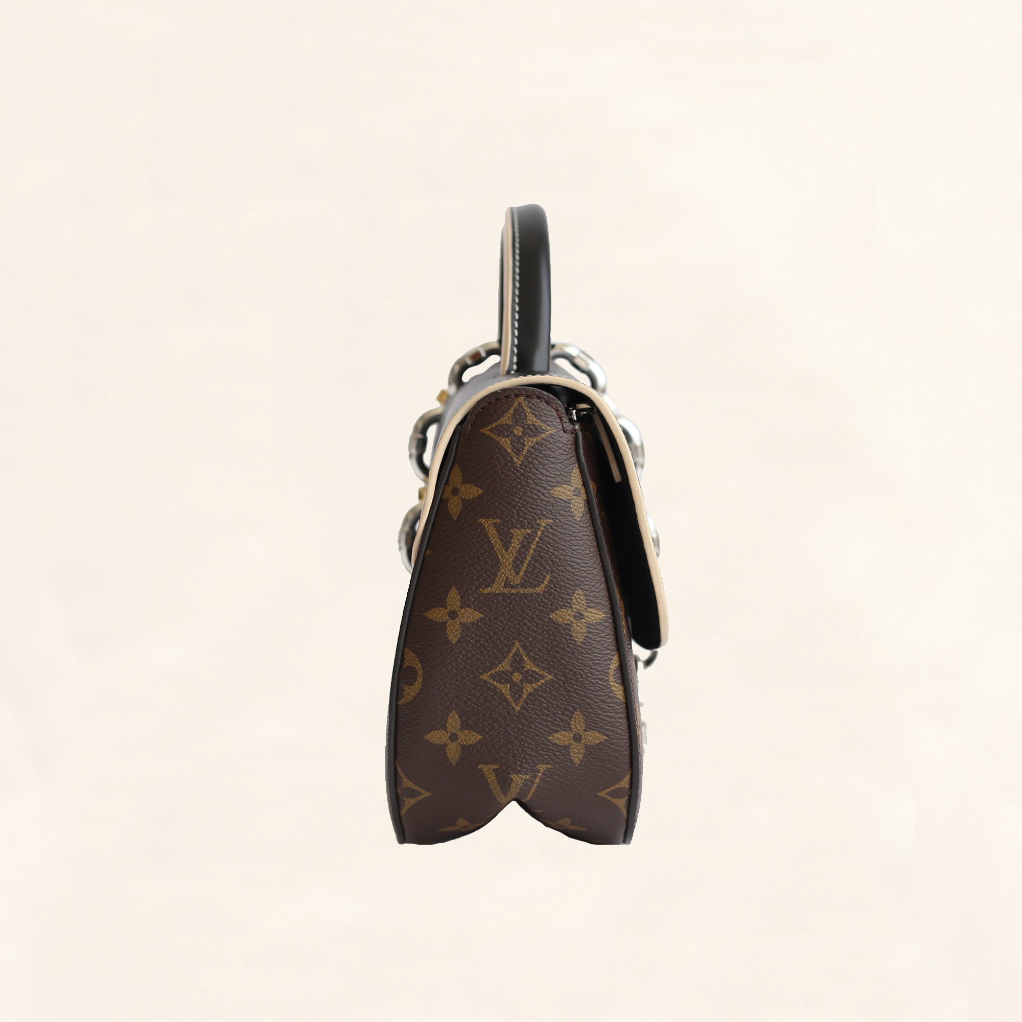 louis vuitton handbag with gold chain