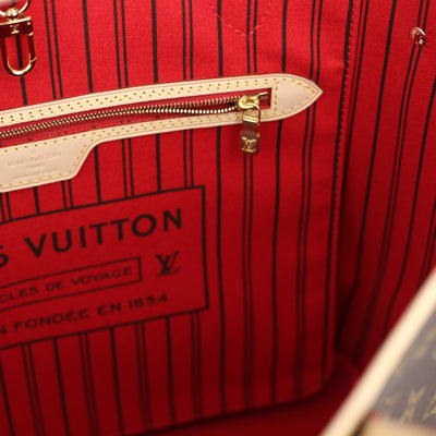 Louis Vuitton neverfull MM red inside.
