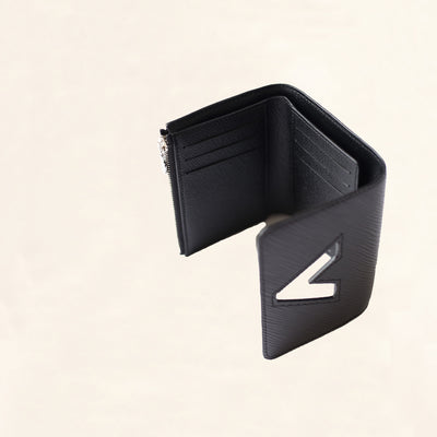 Louis Vuitton Black Epi Twist Wallet Silvery Leather ref.258510 - Joli  Closet