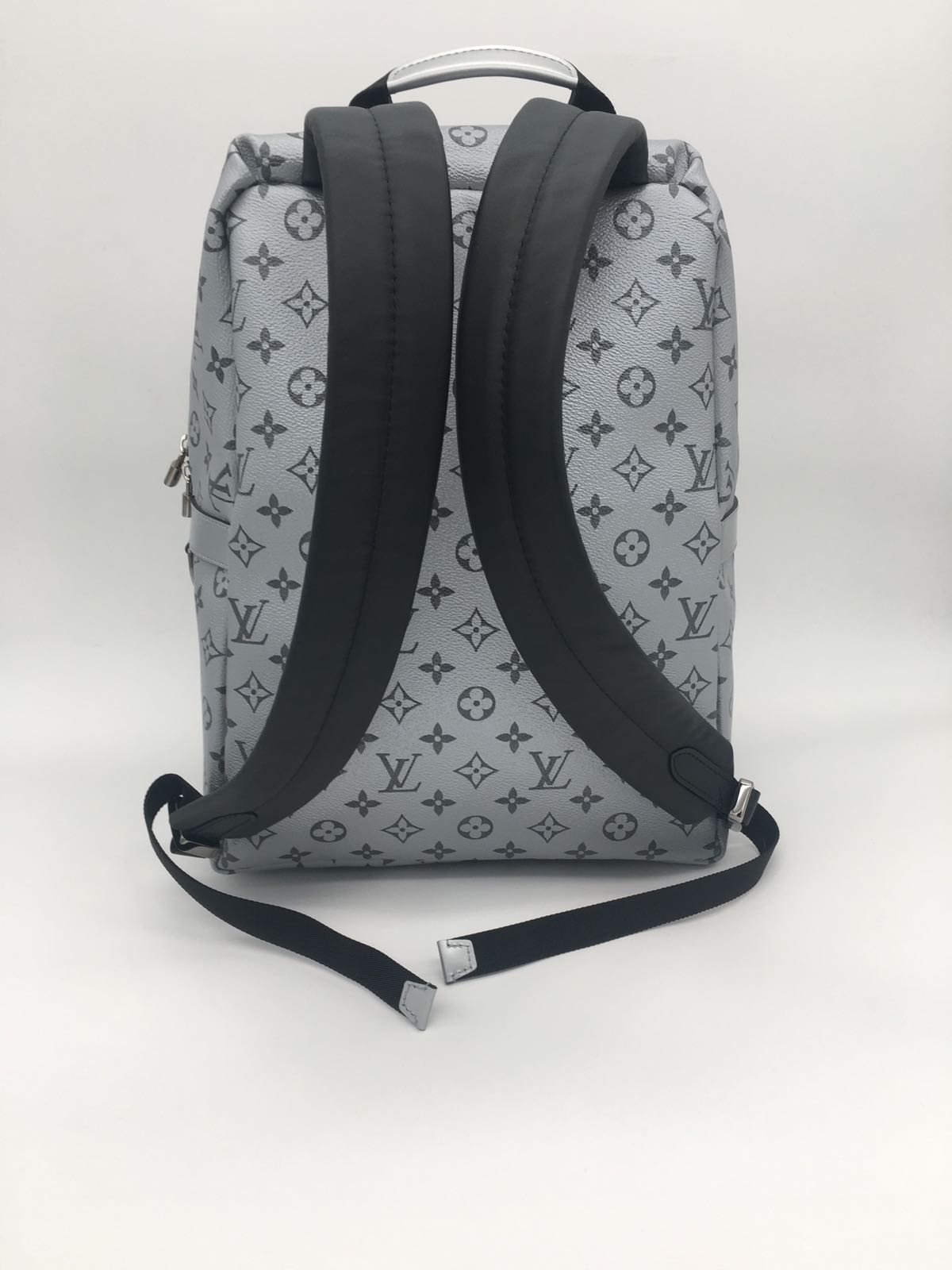 Louis Vuitton |Apollo Backpack Silver Metallic | M43845 TC Louis Vuitton |Apollo Backpack Silver Metallic | M43845 TC