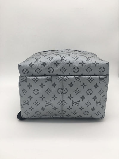 Authentic Louis Vuitton Light Grey Taiga Apollo Backpack SHW