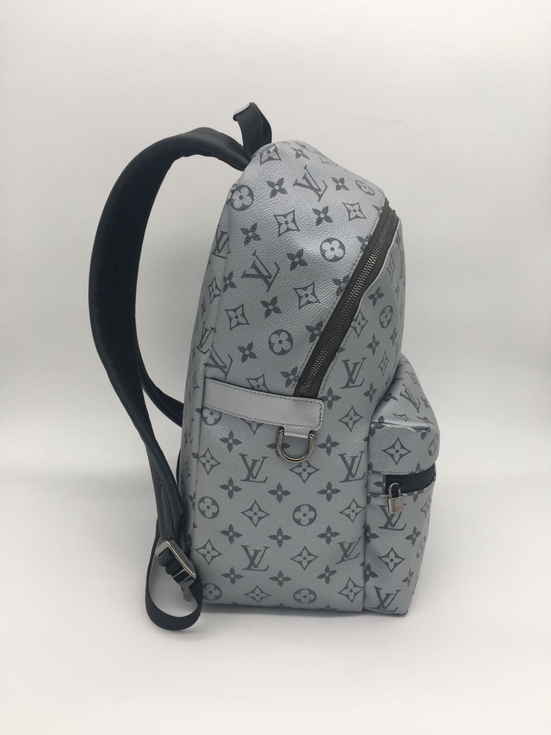 gray louis vuitton backpack x Nigo Utility The discovery backpack pm offers utilitarian refinement in monogram surplus coated canvas Louis Vuitton Grey/Black Leather Eyelets