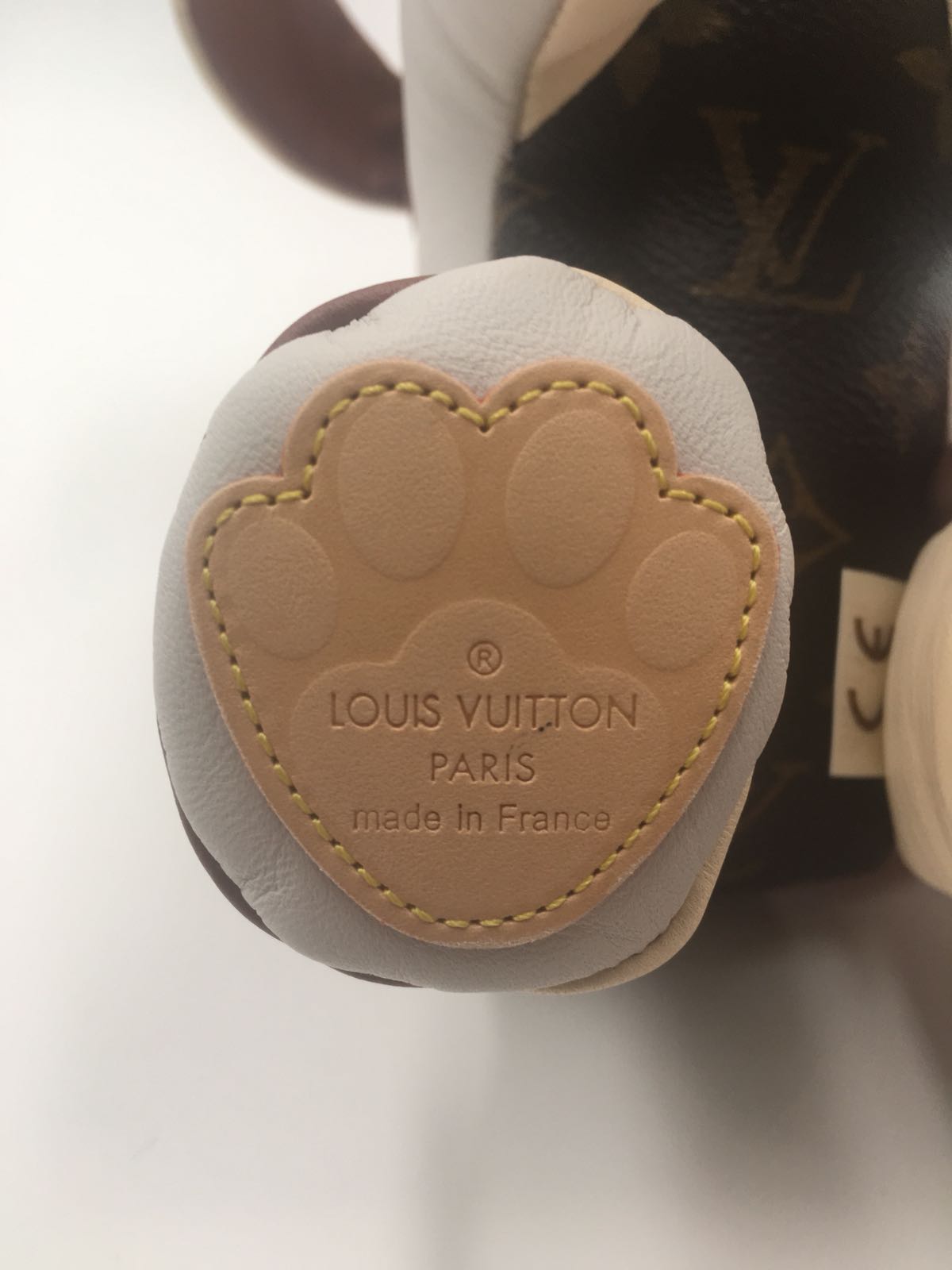 Louis Vuitton Doudou Oscar Dog Monogram White in Canvas/Leather - FR