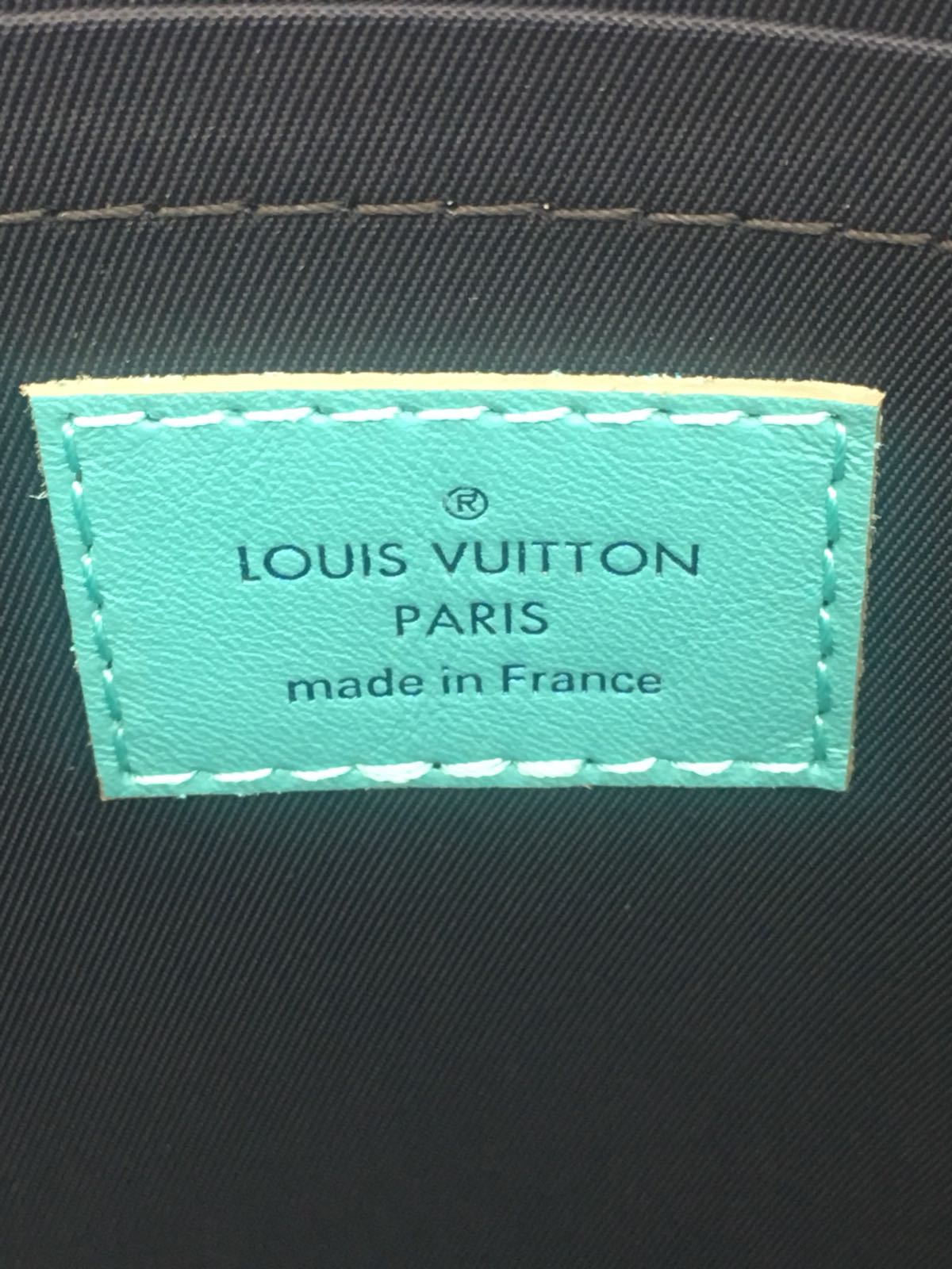 Louis Vuitton Pochette Voyage MM Bag Taiga Leather Dark Blue 2018