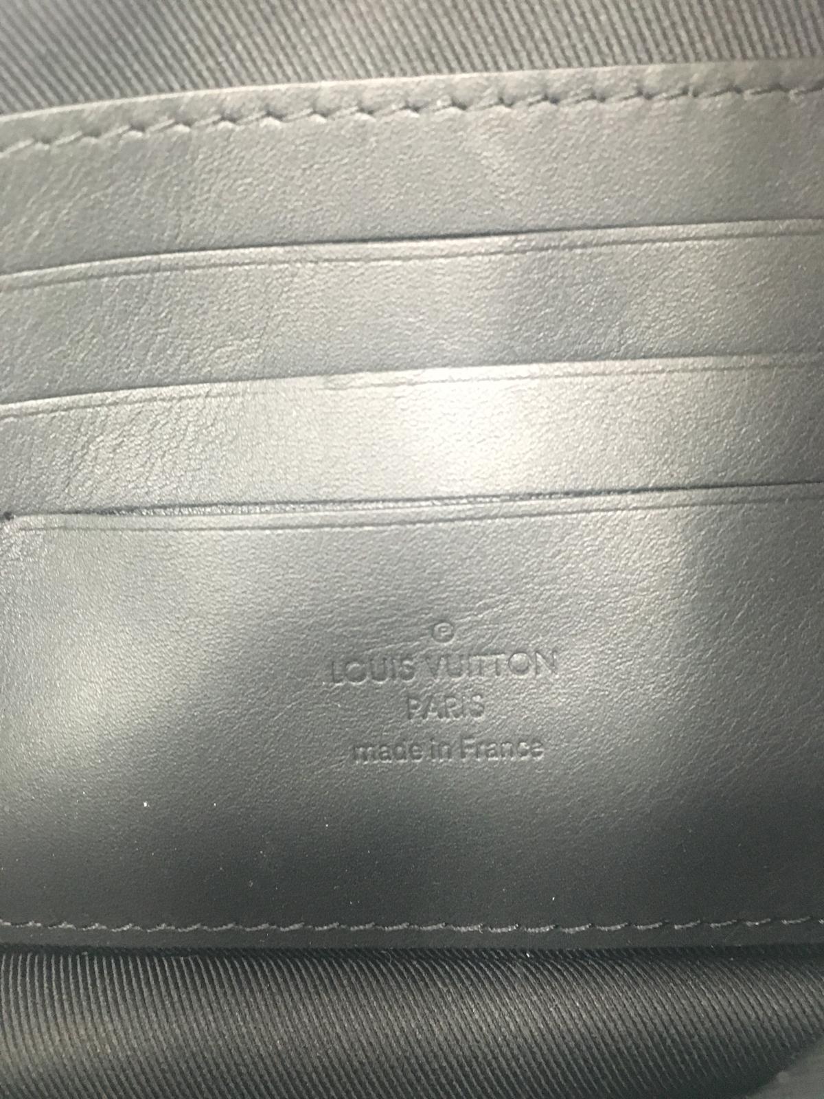Louis Vuitton Pochette Volga Black Cloth ref.737465 - Joli Closet