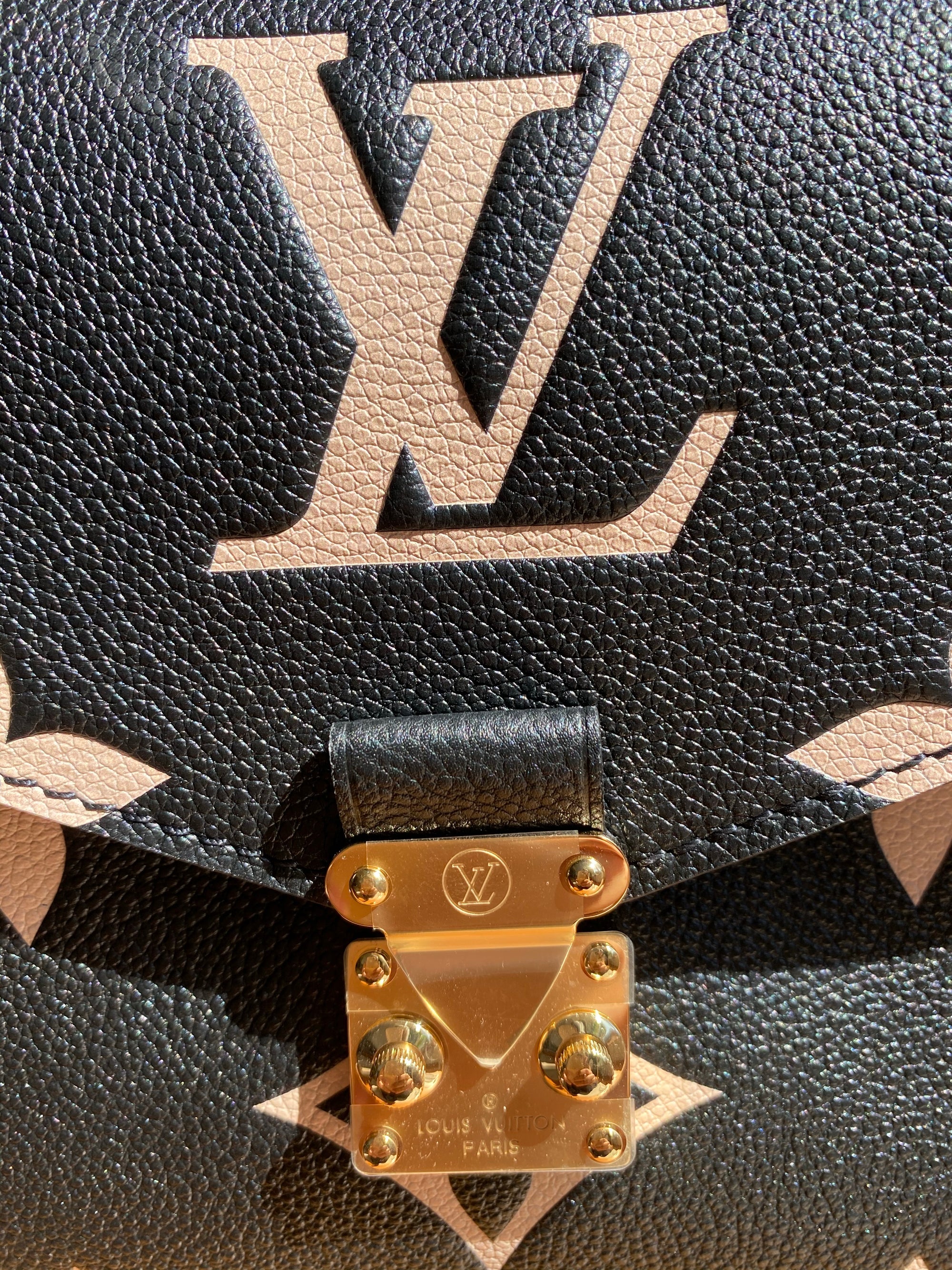 Reveal of Louis Vuitton Pochette Metis reverse monogram and comparison to  original monogram 