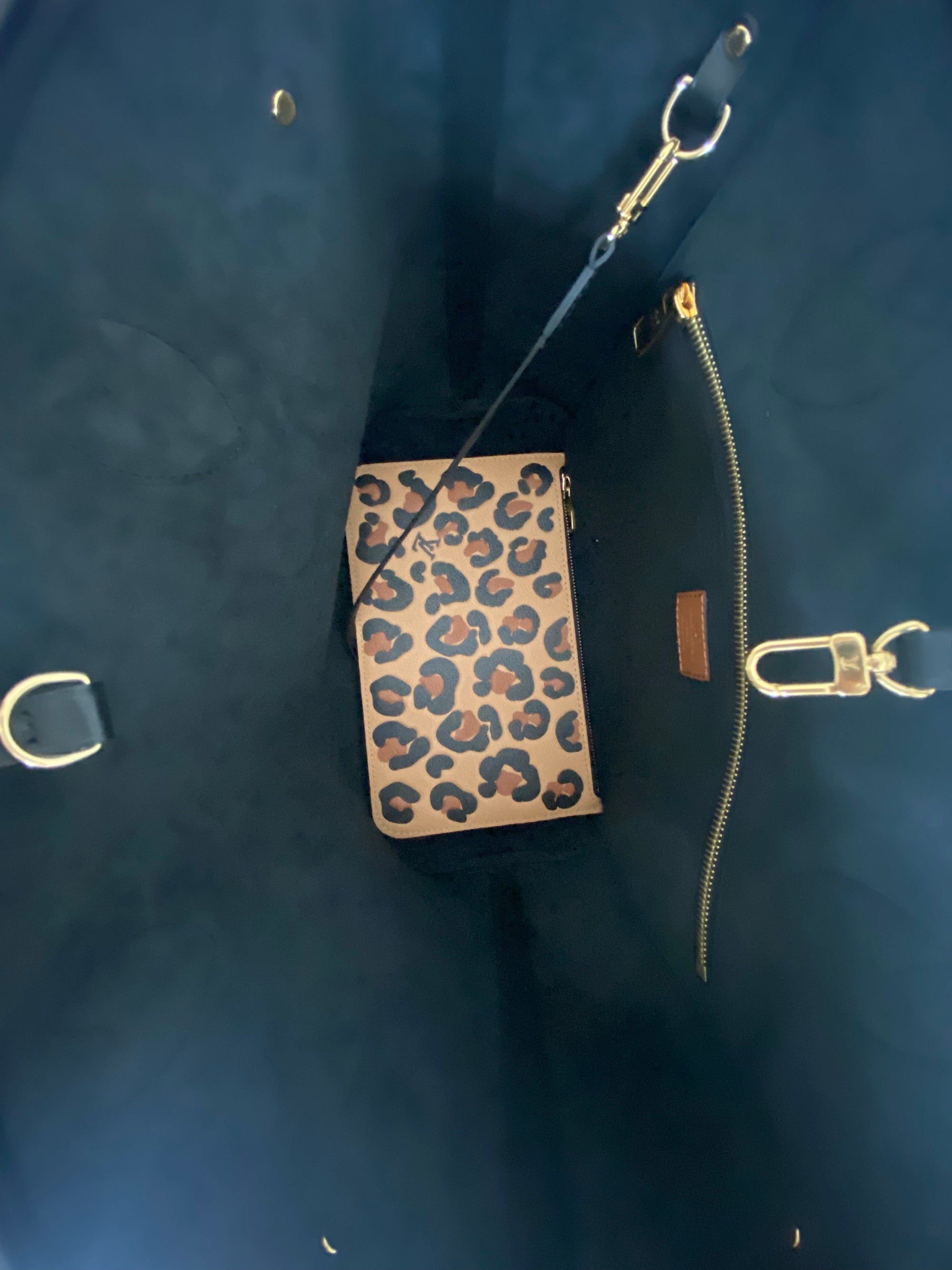LOUIS VUITTON Neverfull MM Wild at Heart Cheetah Leopard Purse Bag Pouch  Clutch
