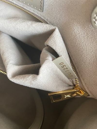 Louis Vuitton OnTheGo Size mm Tourtreme / Crème M45494 Monogram Empreinte Leather