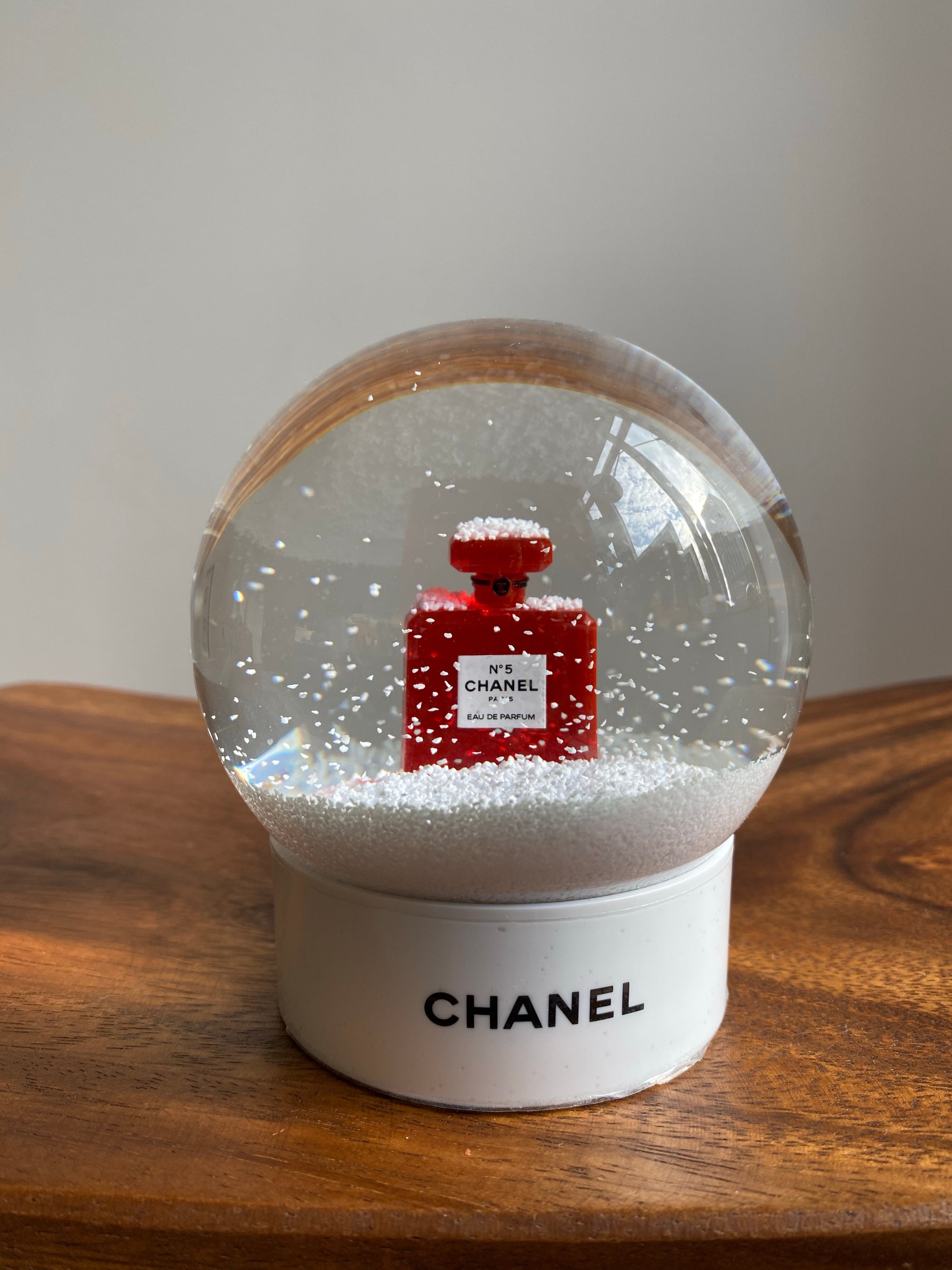 CHANEL Glass N°5 Perfume Bottle Snow Globe Red 1251328