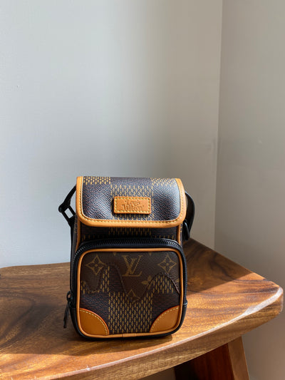 Louis Vuitton x Nigo 2020 Giant Damier Ebene Nano e Messenger - Brown Messenger  Bags, Bags - LVNOU20053