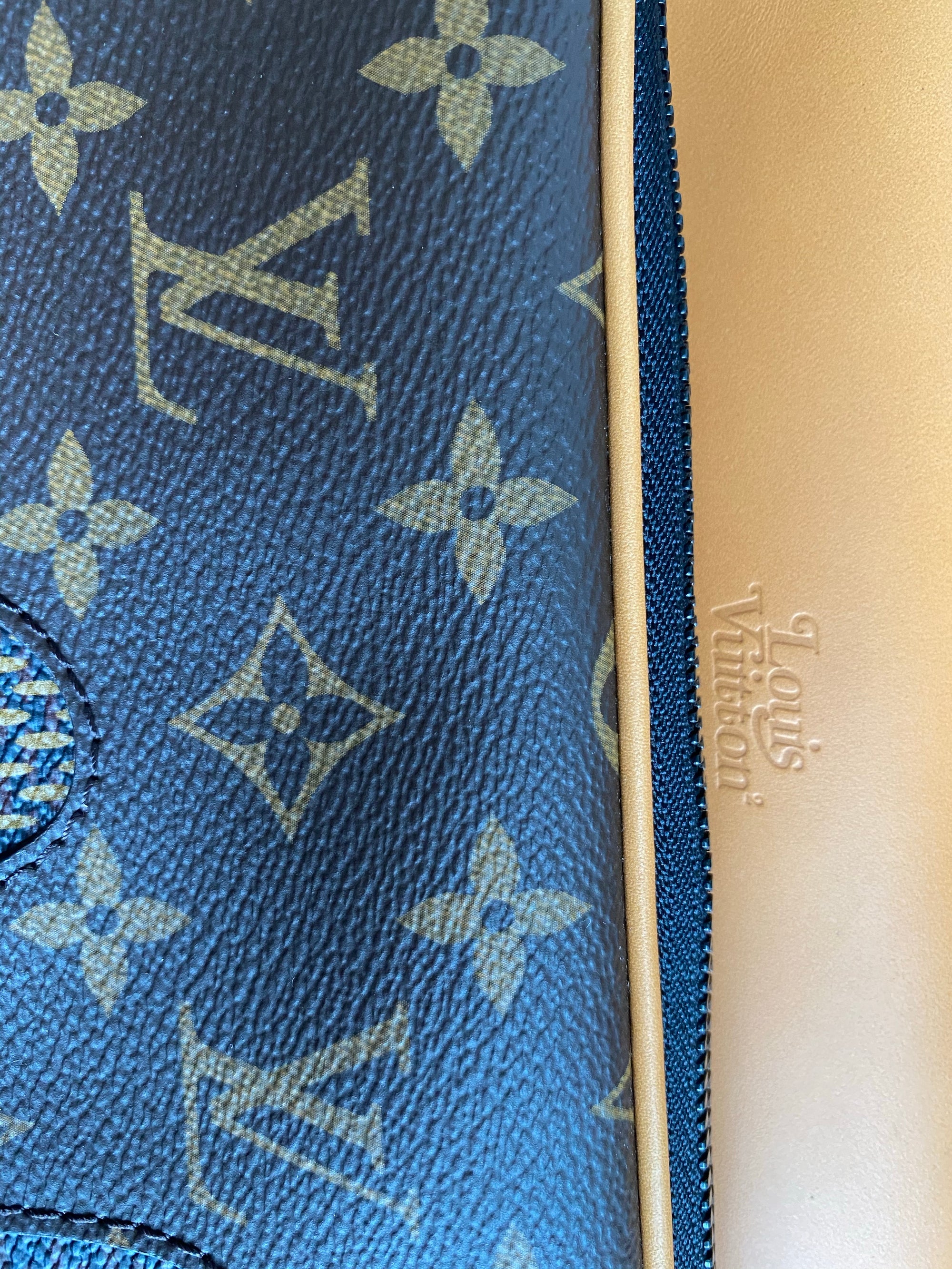 Louis Vuitton Vintage - Monogram Nigo Nil Messenger - Brown - Leather  Handbag - Luxury High Quality - Avvenice