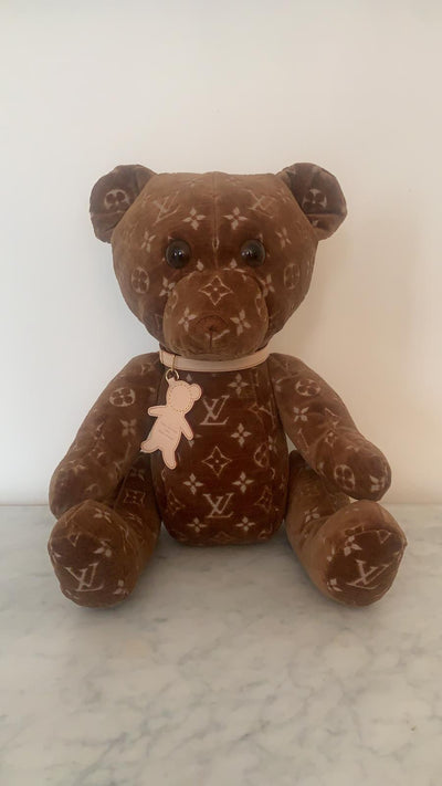 Exceptional Louis Vuitton DouDou teddy bear in soft beige and brown  monogram fabric Cloth ref.663326 - Joli Closet