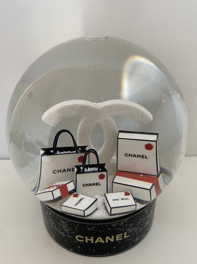 New w/Box CHANEL Snow Globe w/ CHANEL No.5: Bags & Boxes