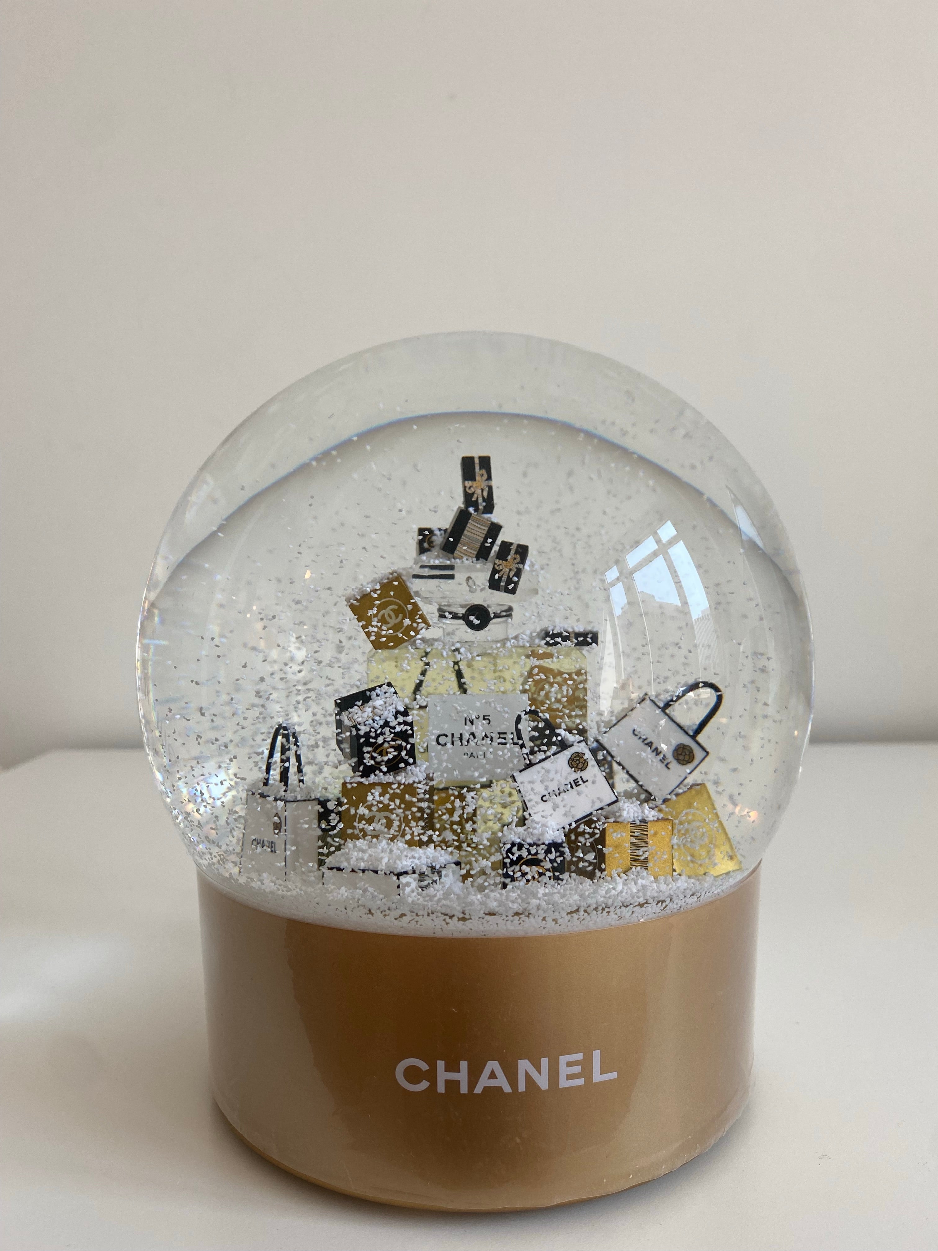 2023 CHANEL SNOW PERFUME GLOBE BALL VIP CHRISTMAS GIFT