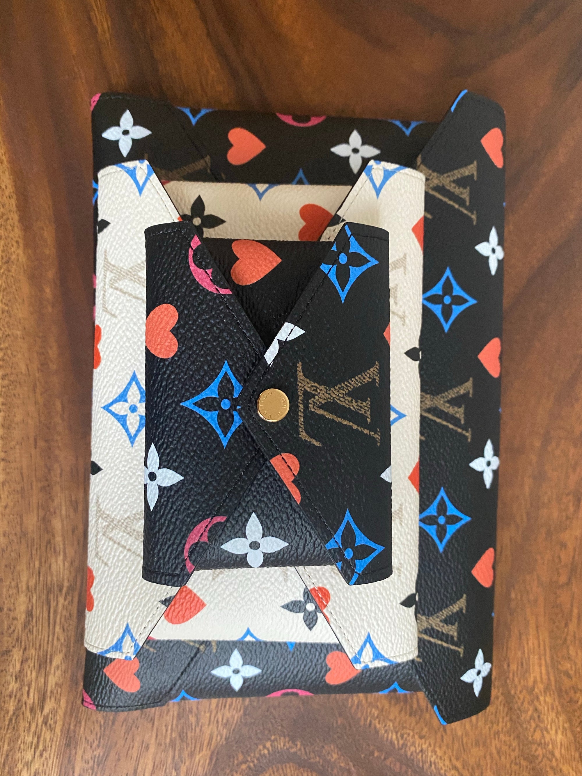 Louis Vuitton petit sac plat and game on kirigami
